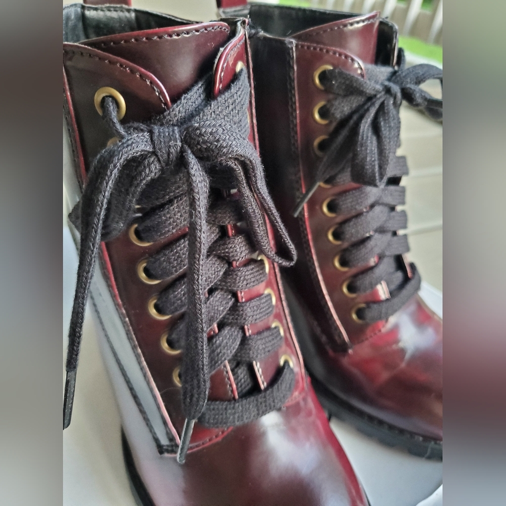 Steve Madden Andie Deep Cherry Burgundy Lace-Up Lug Sole Ankle Booties - Picture 7 of 16